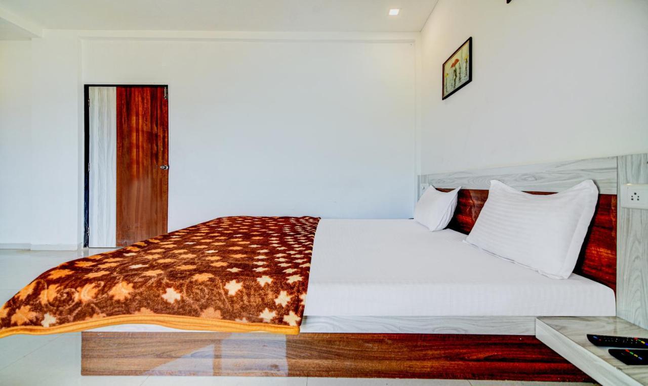 Aditya Hill View Inn Mahabaleshwar Exterior photo